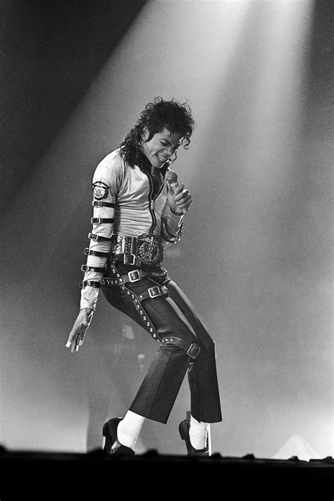In Photos: Michael Jackson Style Retrospective | Michael jackson poster ...