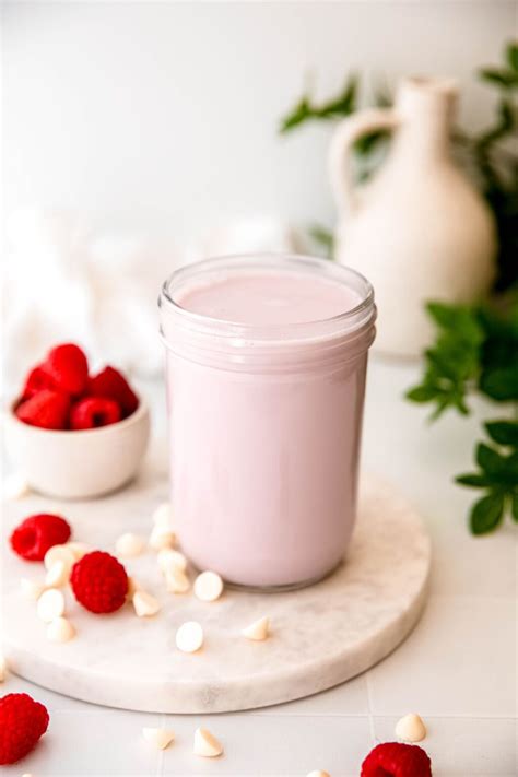 White Chocolate Raspberry Creamer - coffeecopycat.com