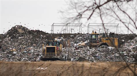 Michigan changing strategies for garbage as some landfills near capacity