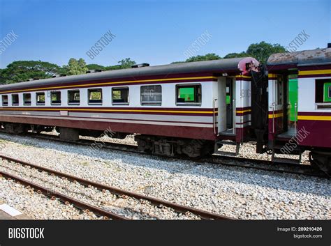Local Train Side View 的图像结果