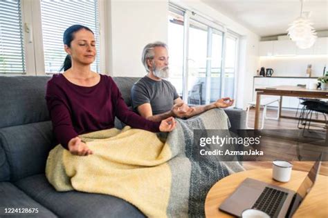 Best Sofa Positions 的图像结果