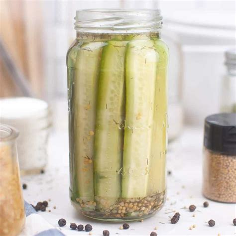 Easy Spicy Dill Pickle Spears Recipe - Recipes From Leftovers