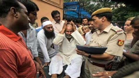 Delhi HC blast: 11 dead, 80 injured; PM visits victims on Dhaka return ...