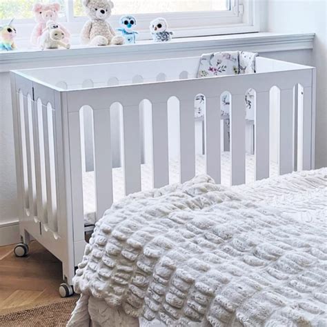 CADEN Folding Crib - White - Coverplay