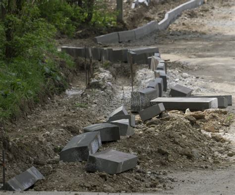 How to Level Pickets with String Line 的图像结果