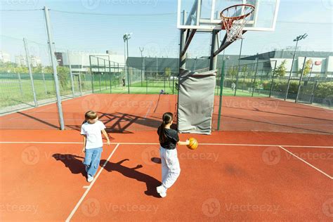 Basketball Children 的图像结果