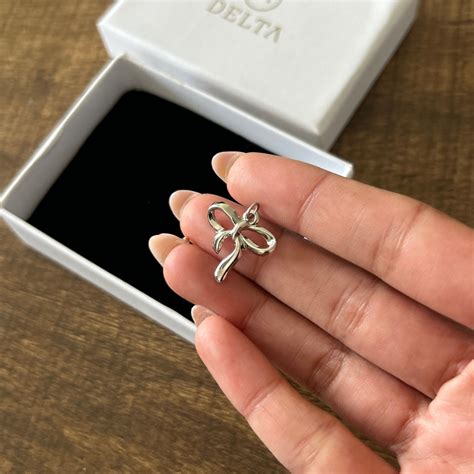 Silver Bow – Delta Charms