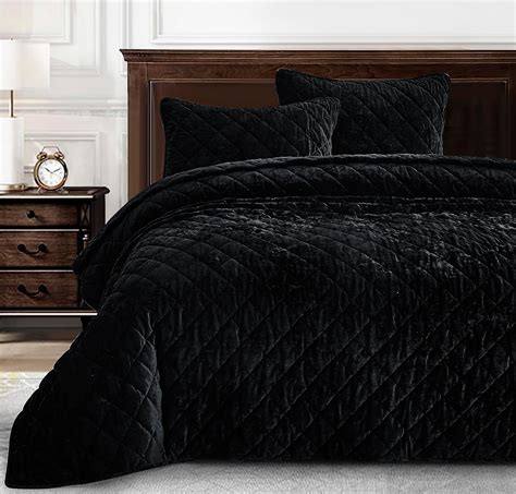 Amazon.com: Chezmoi Collection Lux Black Velvet Quilt King Set, 3-Piece ...
