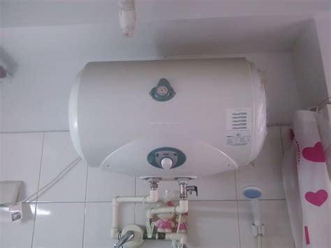 电热宝热水器,即热式热水器,即热式热水宝_大山谷图库