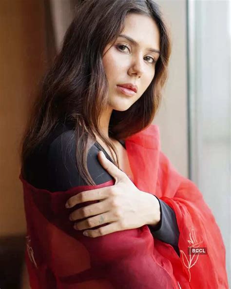 Punjabi actress Sonam Bajwa is ruling social media with her ...