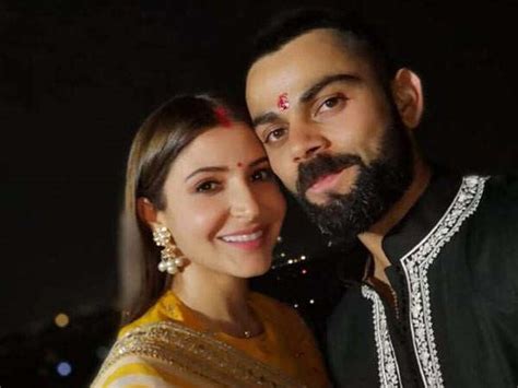 Virat Kohli and Anushka Sharma get goofy during lockdown | Filmfare.com