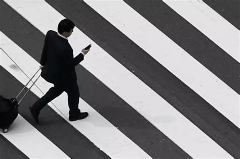 You'll Have To Pay Rs 6,500 Fine If You Text On Your Phone While ...