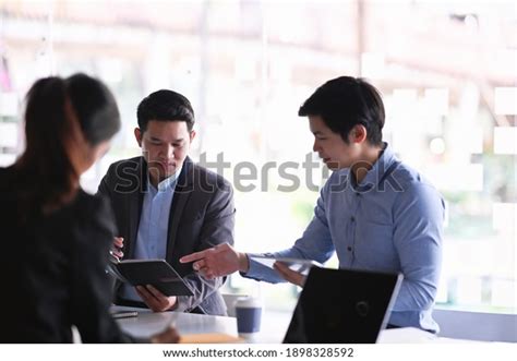 Boardroom Full of People 的图像结果