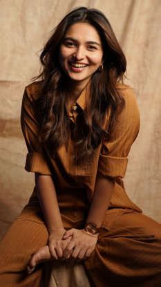 Kayadu Lohar's fashionable looks to inspire your wardrobe