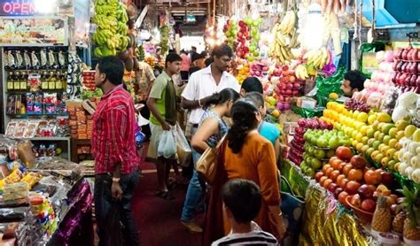 Russell Market in Bangalore for Fresh Fruits, Vegetables, Meat and Fish ...