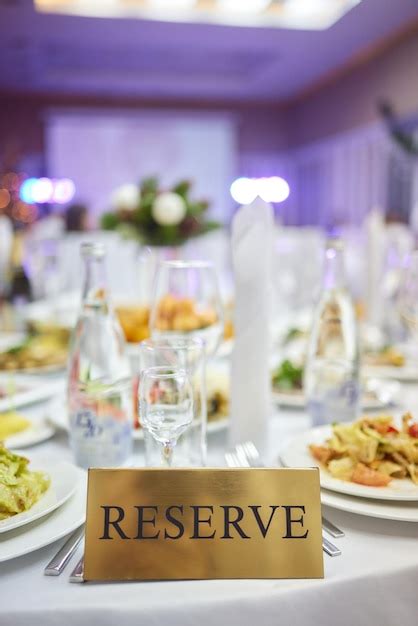 Restaurant Reserved Table Sign 的图像结果