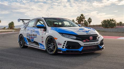 Tracking the Honda HPD Civic Type R TC Race Car