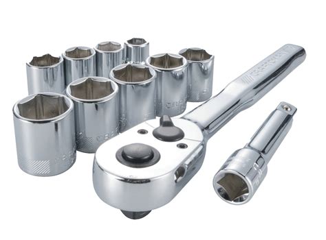 Using a Socket Set 的图像结果