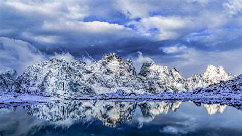 雪山简笔画 的图像结果