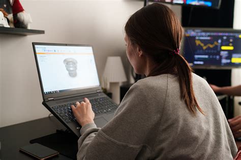 Computer Creating 3D Model 的图像结果