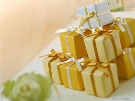 毕业礼物都是什么最新素材