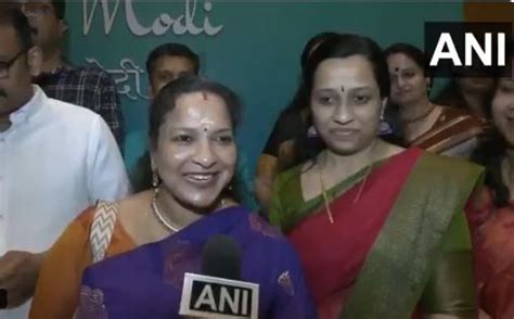 Indian diaspora in Jeddah sing Saare Jahan Se Achha as they await PM ...