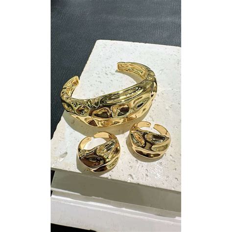 Beaten Glossy Gold 18K Gold Anti Tarnish Cuff Kada Bracelet Women – ZIVOM