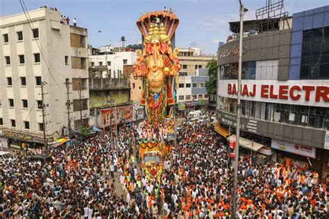Visarjan procession for Nagpur Cha Raja immersion begins in Nagpur