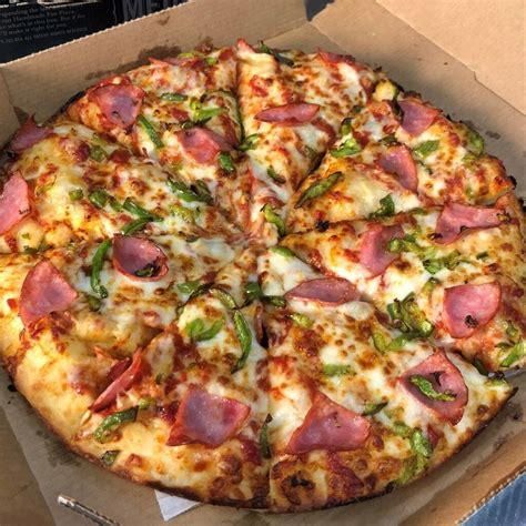 What Are the Domino's Pizza Sizes? Know the Inches, Prices, and Slices ...