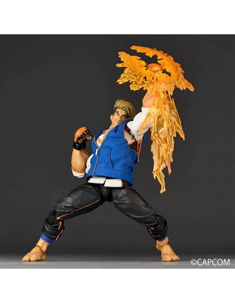 PIXELATOY - luke. Revoltech A.Y. Street Fighter. Kaiyodo