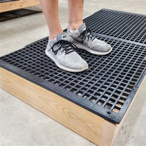 Modular Dog Kennel Flooring