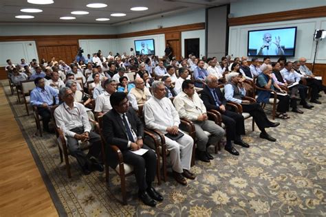 PM's interaction with Secretaries
