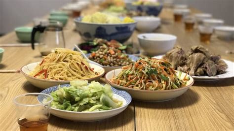 中国人吃饭的老规矩 你懂得多少？ | 礼仪 | 饮食 | 新唐人电视台