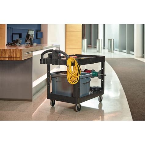 Rubbermaid Commercial Products 33.25-in-Drawer Shelf Utility Cart in ...
