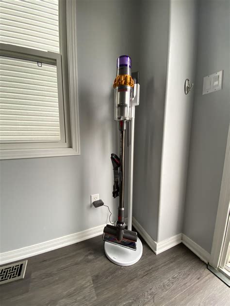 V15 in the V11 Dok : r/dyson