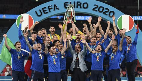 为什么欧洲没有世界杯(欧洲杯冠军却无缘世界杯，这样的尴尬还有谁懂？)_i体育
