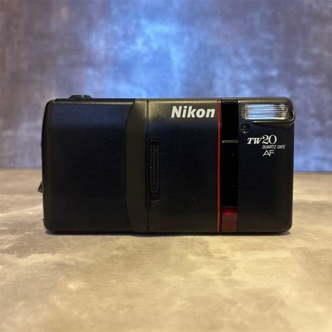 【極上品・完動品】Nikon TW20 コンパクトフィルムカメラ
