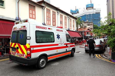 紧急情况服务新加坡救护车 编辑类库存图片. 图片 包括有 紧急, 保护, 伤亡, 卫兵, 聚会所, 杏仁 - 55300094