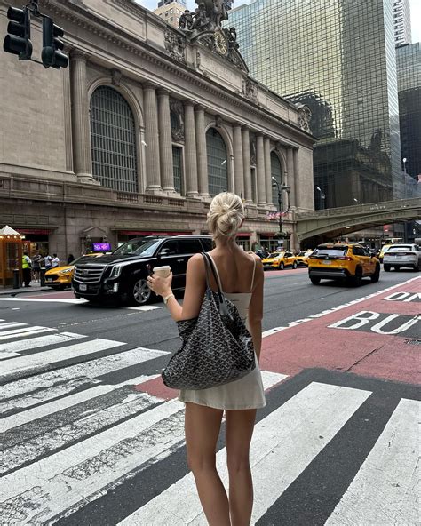 Fredrika Ekerot on Instagram: "grateful:" | New york summer, New york girls, Nyc girl