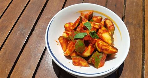 Instant Mango Pickle: इस बार गर्मी में ट्राई करें इंस्टेंट मैंगो पिकल ...