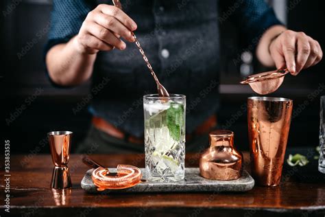 How to make the perfect mojito, according to a professional bartender