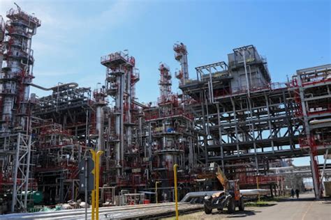 Ruski vlasnici pristali da prodaju svoj deo vlasništva u NIS-u - BetaRS