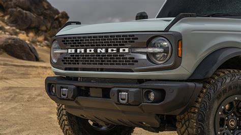 2021 Ford Bronco SUV Sports Different Grilles for Different Trims