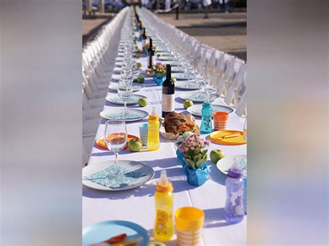 Tel Aviv: Families of hostages display 203 empty chairs in Shabbat ...