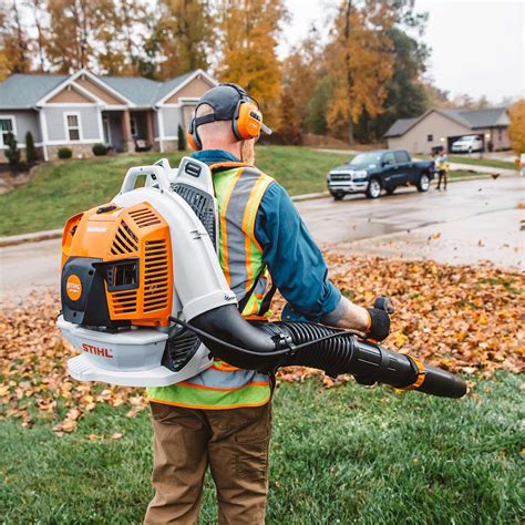 6 Best Gas Leaf Blowers for a Clean Yard and Lawn in 2023