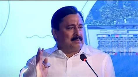 'Don't try to speak without restraint, he can keep apologies to himself ...