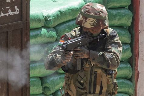 US Soldiers train with Indian counterparts on IED and room clearing ...