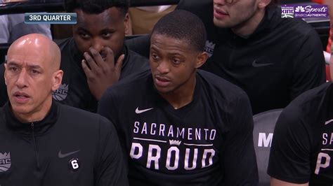 De'Aaron Fox leaves game vs. Suns with right hamstring injury - NBC ...