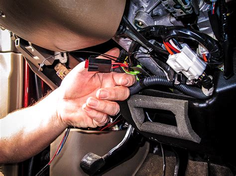 GPS Tracking Unit Installation 的图像结果