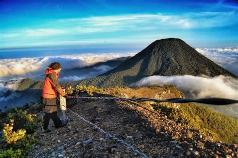 gunung gede berapa mdpl